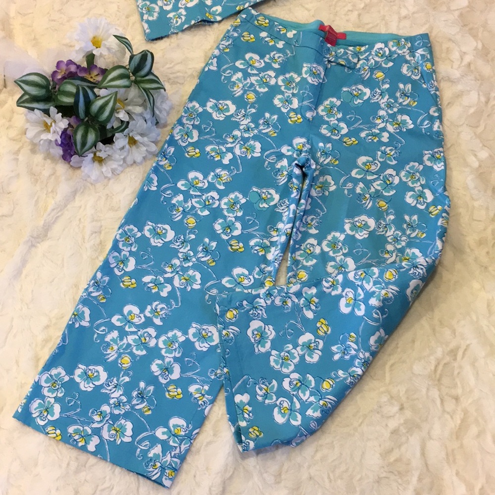 NWOT Floral Capris Sz 10.  🌸 - Picture 2 of 5